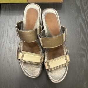 Naot Treasure Grecian Gold Champagne Women's Sandal Size EUR 38 EUC Leather Heel